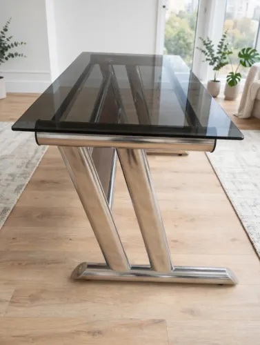 Vendo uma Mesa de Escritório 1,50m - Vidro Fumê + Inox - R$ 800,00