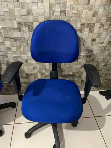 Cadeira de escritório (100% Funcional)