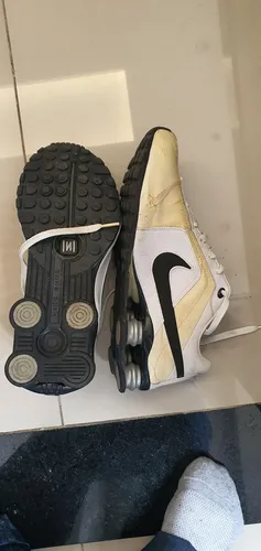 Tenis nike shox de couro tamanho 42/43