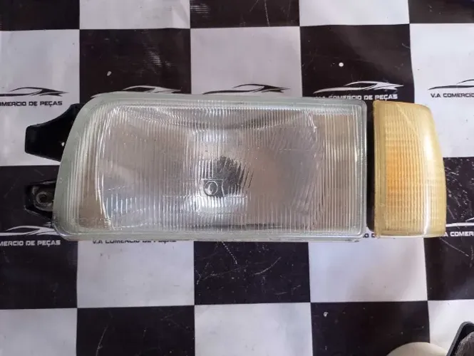 Farol Dianteiro esquerdo Gol Quadrado 93/94 (suporte quebrado)