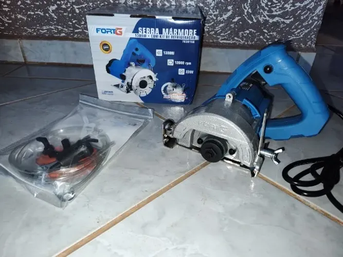 Serra Mármore 1300W 4.3/8 Pol com Kit de Refrigeração