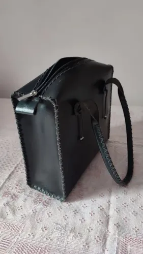 Bolsa Feminina em Couro - Preta