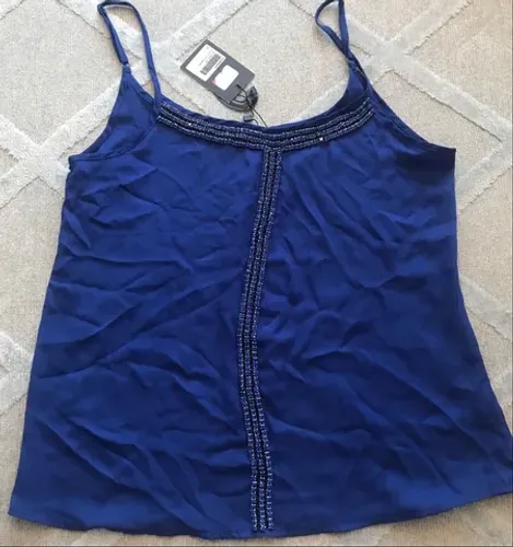 Camiseta bordada pedraria marca cheroy NOVA