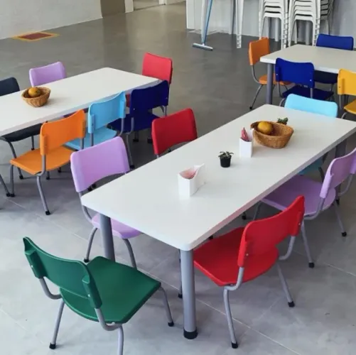 Mesa coletiva/escolar/infantil-com 6 cadeiras