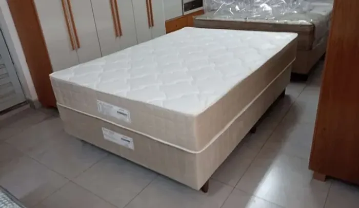 Cama com colchão de mola ensacada novo