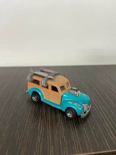 Carrinho Hot Wheels Ford Woody Wagon