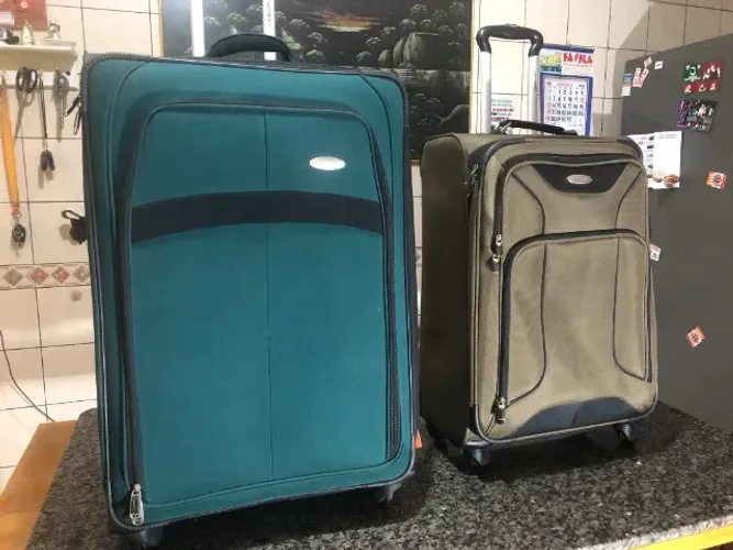 Jogo de duas malas Samsonite Media e Grande