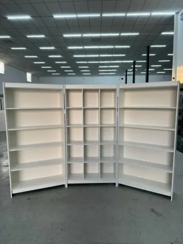 PRATELEIRAS E COLMEIA MDF