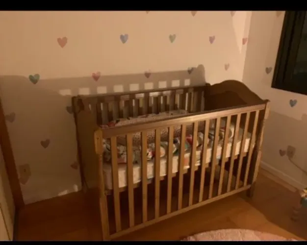 Berço/ cama Tulipa Baby + colchão. Vira mini cama