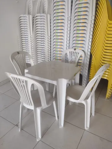 Conjunto Mesa e Cadeira