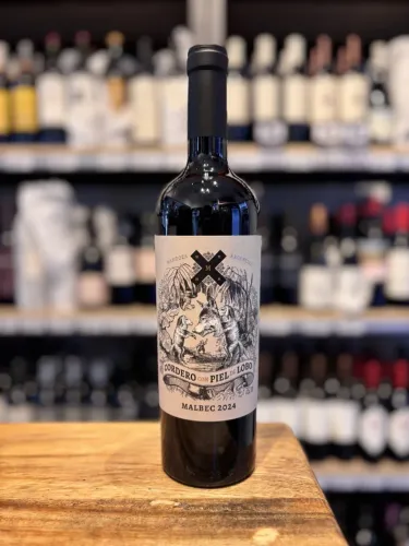 Vinho Cordero Con Piel de Lobo