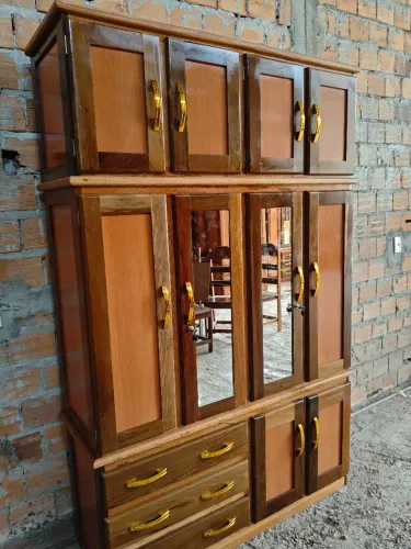 Guarda roupa de madeira 4 portas espelhado novo