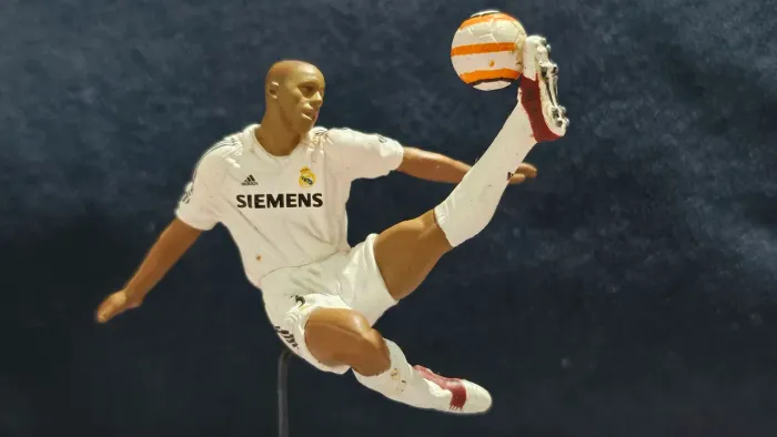 BONECOS ORIGINAIS FT CHAMPIONS "LOS GALACTICOS" REAL MADRI PARA OS FÃS FUTEBOL. RARIDADE