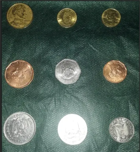 moedas antigas Lote c/9 ( Chile-Uganda e Equador)