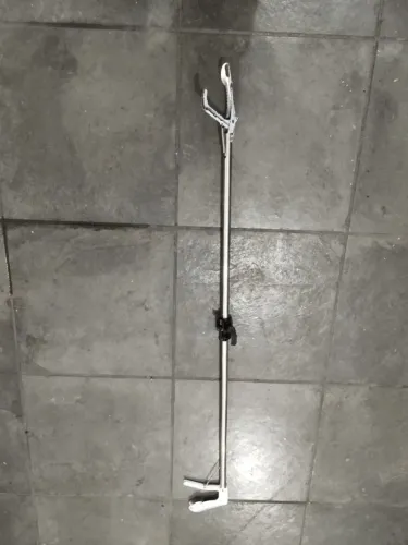 Pinça para pegar cobra ou répteis com segurança