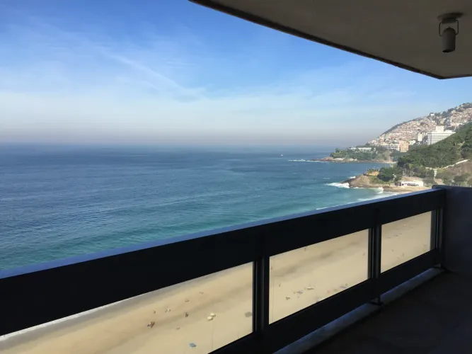 LEBLON - DELFIM MOREIRA - 270 M² - 4 QTS - 2 VGS - VARANDÃO - LAZER COM PISCINA -