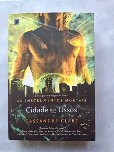 Cidade dos Ossos de Cassandra Clare
