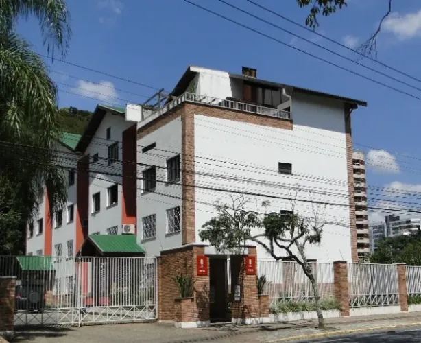 Apartamento com 03 quartos, Rua Otto Boehm, Atiradores