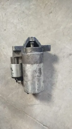 Motor de partida Clio 1.0 16 v<br>300$ a base de troca