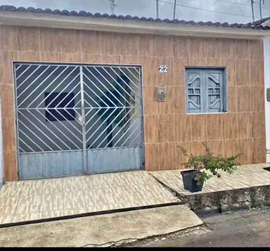 ~CASA NO BAIRRO DE FATIMA