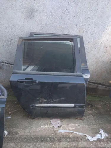 Duas Portas traseiras Stilo 