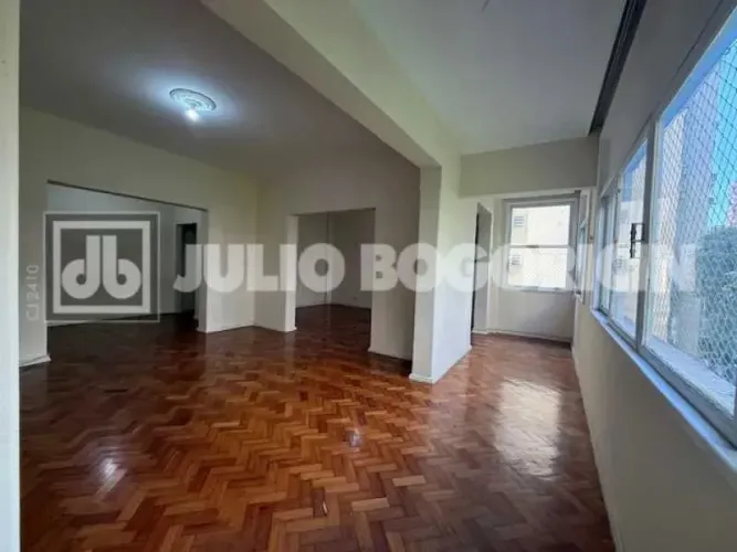 Apartamento : / Residencial / Copacabana