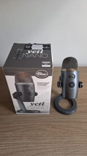 Microfone USB Blue Yeti Nano - Cinza