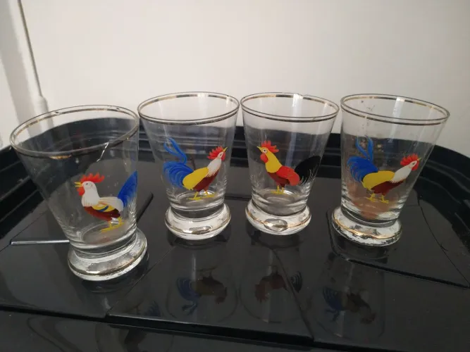 Jogo de 4 Copos de Licor Vintage com Pinturas de Galos