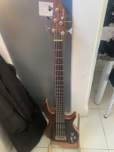 Baixo Eagle EGB 5100 5 acordas Ativo/Passivo