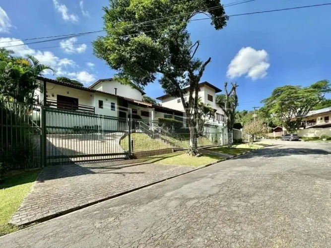 Condomínio fechado Carapicuíba