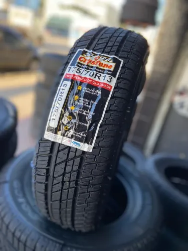 Pneu Crystone 175/70R13 Remold de Qualidade