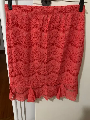 Saia de renda cor cenoura 