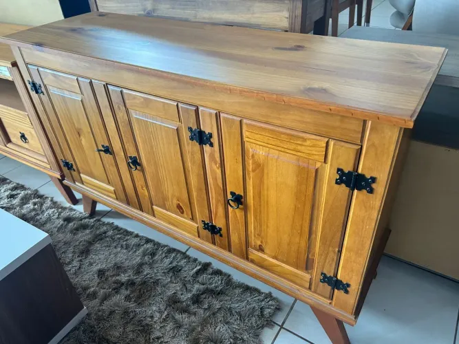 Balcão buffet em madeira 3 portas novo