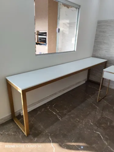 -Mesa/Aparador  Metalon 50/30 dourado  MDF 15mm
