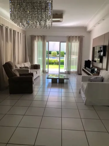 Casa p/ ALUGAR com 800 m2 de área total, com piscina, bairro GURUPI, Teresina-PI