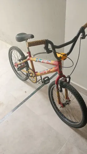 Vende se Bicicleta BMX Aro 20