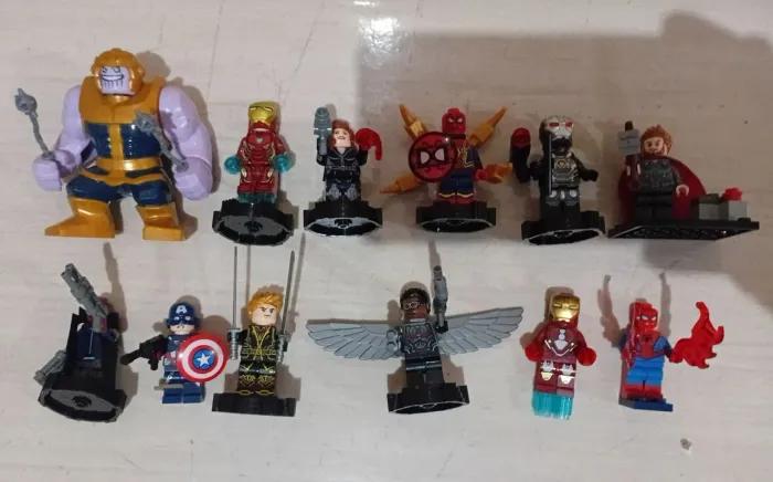 Bonecos Super Herói Lego