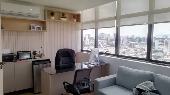 Escritório moderno com vista panorâmica