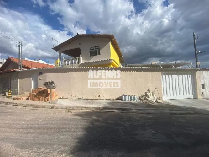 Casa para aluguel 3 quartos no Bairro SAPUCAIA II