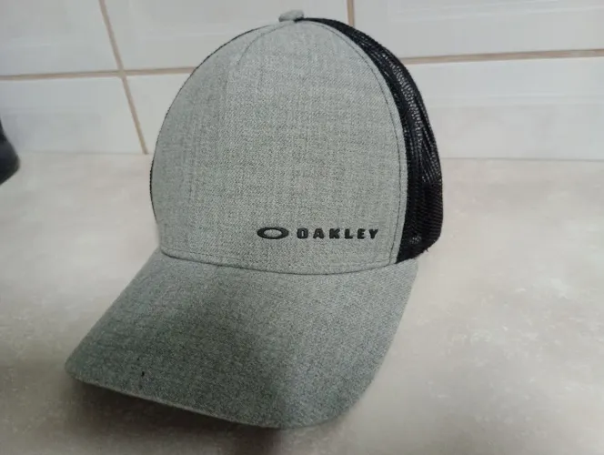 boné trucker Oakley, boné Oakley, snap back Oakley