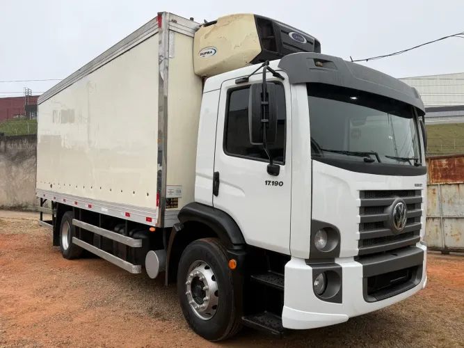 Vw 17190 2021 refrigerado baú carrier diesel