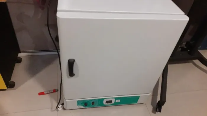 Estufa para Laboratório com defeito