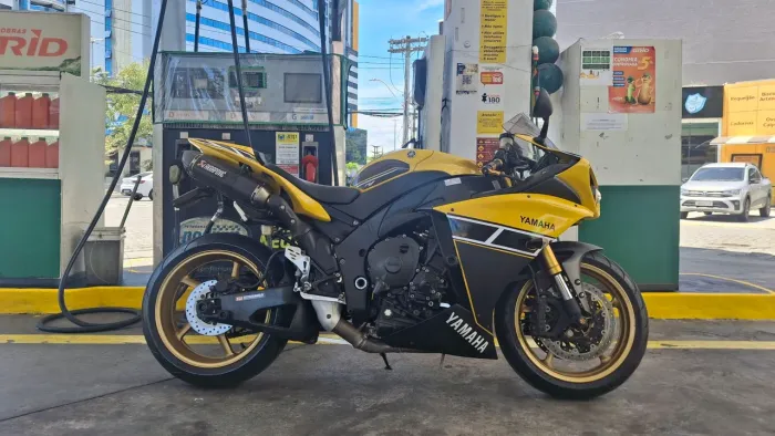 Yamaha R1 - Impecável