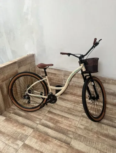 Vende-se Bicicleta Aro 29. Com Cesta
