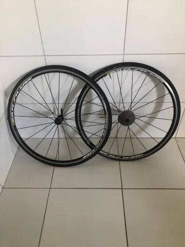 Par de rodas Mavic Aksium