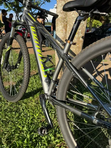 ? VENDO - Specialized Rockhopper ARO 29 ?   ? Valor: R$ 4.000,00 