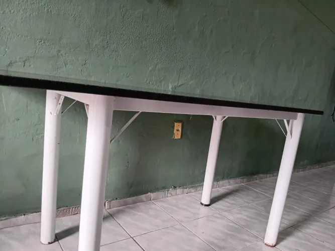 Mesa muito linda e bem conservada 