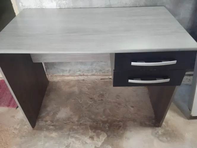 Mesa para escritório, computador