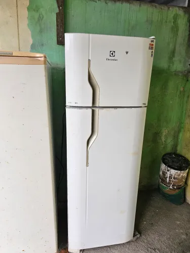 Vendo Geladeira Electrolux