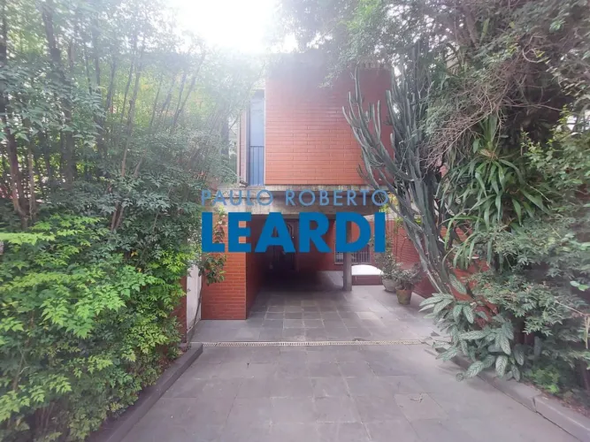 CASA ASSOBRADADA - SUMARÉ (R.M.) - SP
